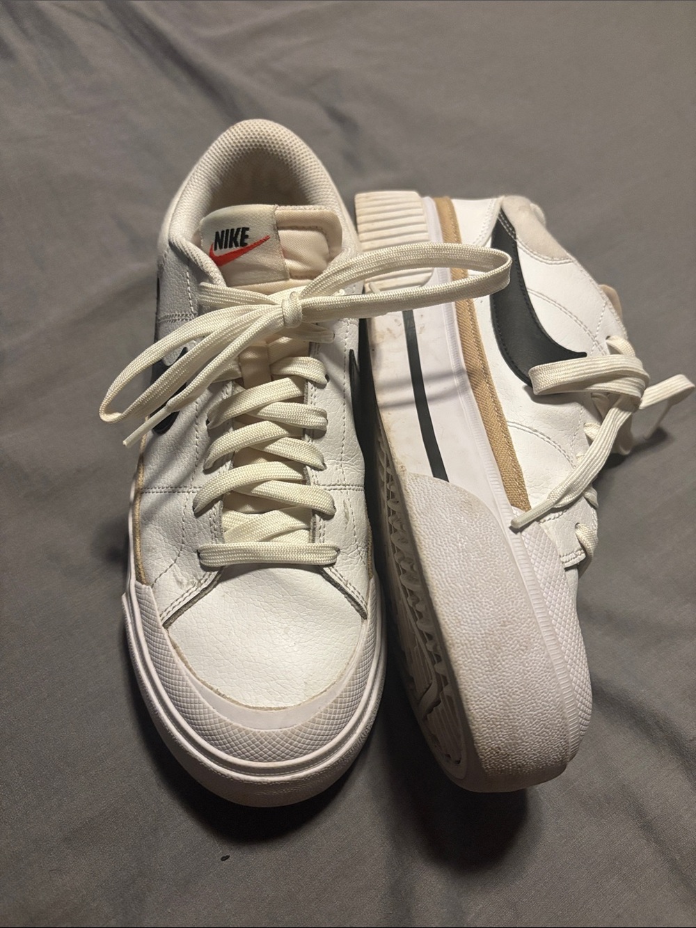 Nike Women’s White Black Tan Low-Top Athletic Sneakers - Picture 1 of 4